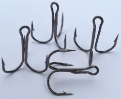 super trojhák s volným ramienkom super trojhák s volným ramienkom