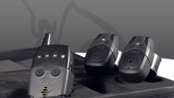 Sada otrasovch signaliztorov zberu s odposluchom